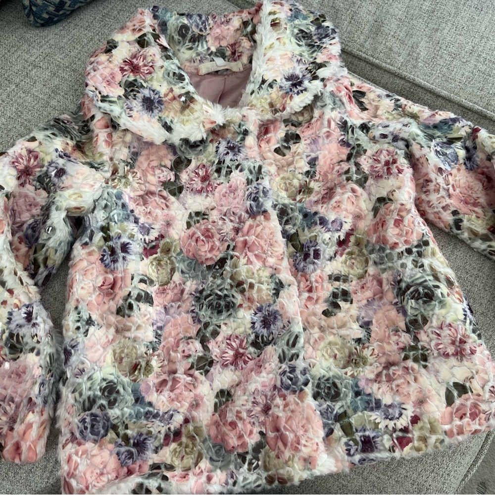 Like new! Baby Sara by Sara sara 3T jacket floral textured Gorgeous!Worn once